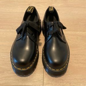 Doc Marten Women’s Holly Oxford Platforms US size 6